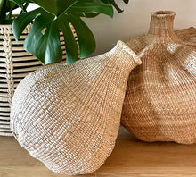 Load image into Gallery viewer, Garlic Gourd - 30-35cm