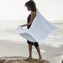 Load image into Gallery viewer, Mungo Aegian Bath Sheet