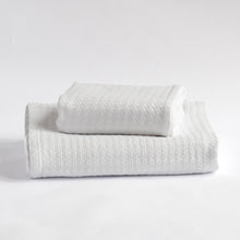 Load image into Gallery viewer, Mungo Aegian Bath Sheet