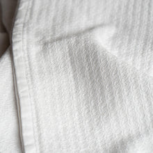 Load image into Gallery viewer, Mungo Aegian Bath Sheet