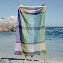 Load image into Gallery viewer, Mungo Folly Beach Towel (Blue Crab)