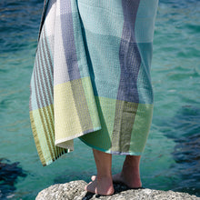 Load image into Gallery viewer, Mungo Folly Beach Towel (Blue Crab)