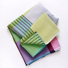 Load image into Gallery viewer, Mungo Folly Beach Towel (Blue Crab)