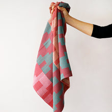 Load image into Gallery viewer, Mungo Moholo Dog Blanket (Magenta)