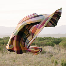 Load image into Gallery viewer, Mungo Vrou-Vrou Blanket/Throw (Magenta)
