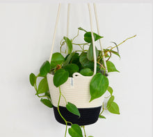 Load image into Gallery viewer, Mia Melange Hanging Planter Small – Black Block
